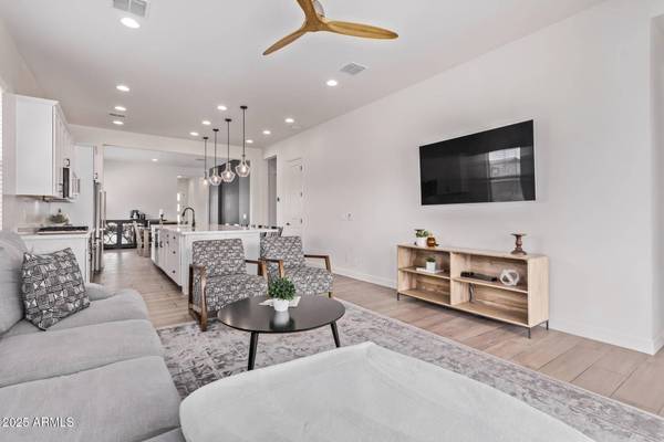 3031 S VALERIE Drive, Chandler, AZ 85286