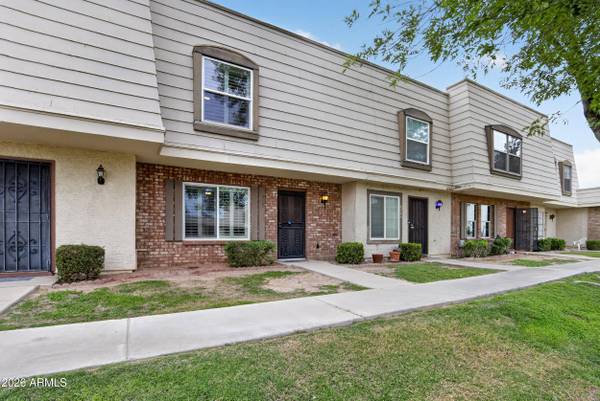 6747 S Jentilly Lane, Tempe, AZ 85283