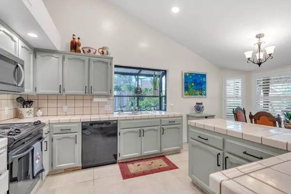 6583 N Hanover AVE, Fresno, CA 93722