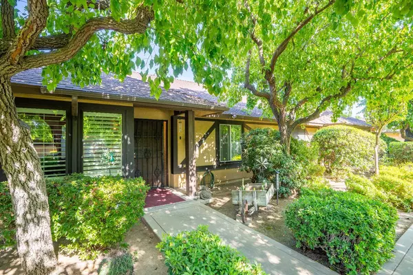 5072 N Forkner AVE, Fresno, CA 93711