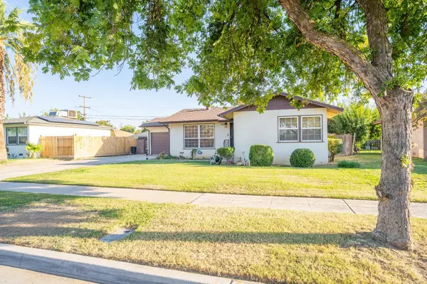 1905 W Buckingham WAY, Fresno, CA 93705