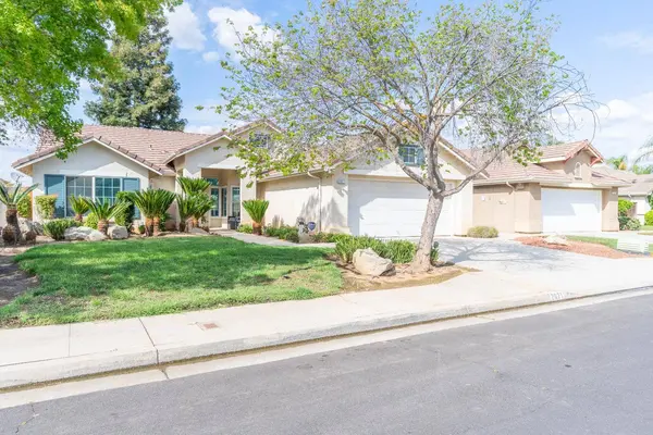2671 Fremont AVE, Clovis, CA 93611
