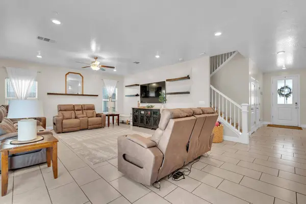 5955 E Belgravia AVE, Fresno, CA 93727