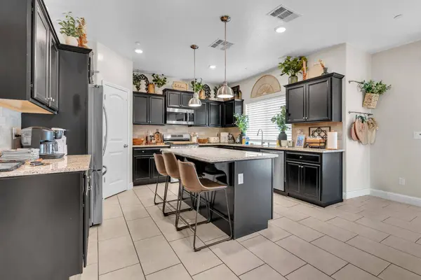 5955 E Belgravia AVE, Fresno, CA 93727