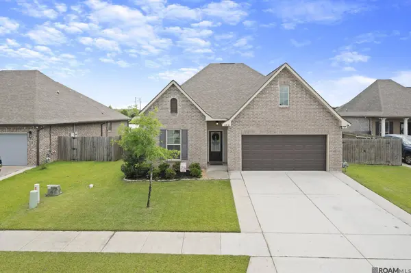 6210 Soaring Dr, Gonzales, LA 70737