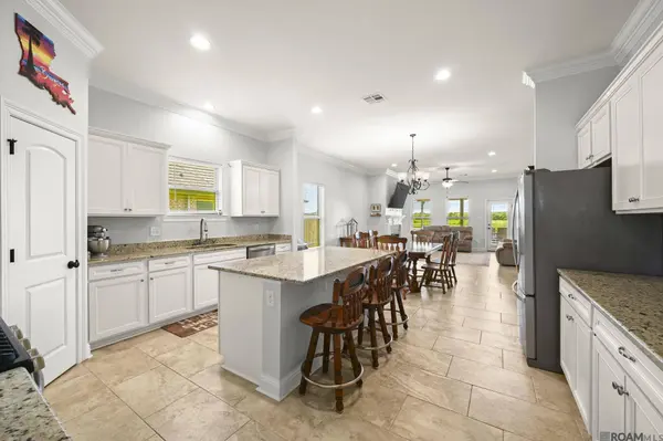 6210 Soaring Dr, Gonzales, LA 70737