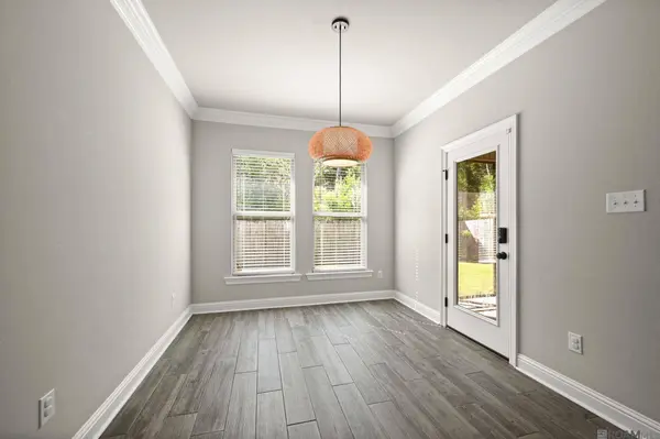8902 Perry Park Dr, Denham Springs, LA 70726