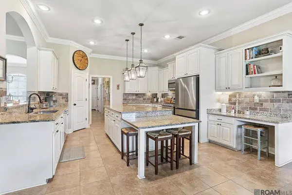 24847 Plantation Lake Ave, Denham Springs, LA 70726