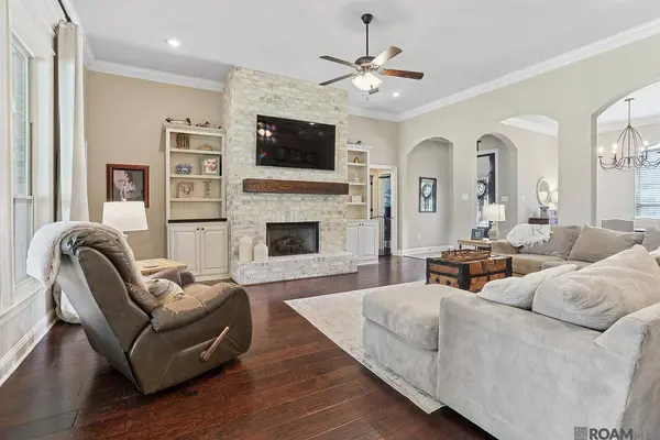 24847 Plantation Lake Ave, Denham Springs, LA 70726