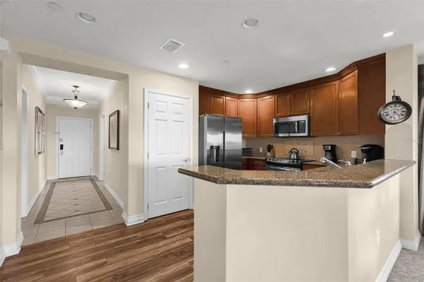7600 CABANA CT #301, Kissimmee, FL 34747