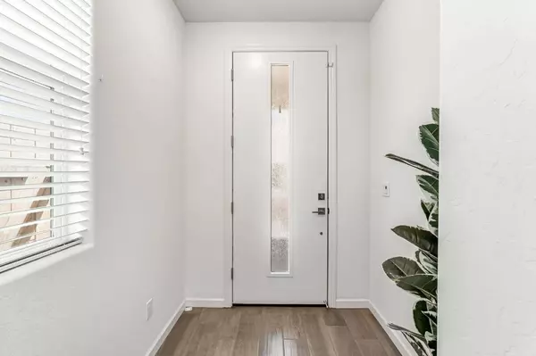 2047 N Ralph LN, Clovis, CA 93619