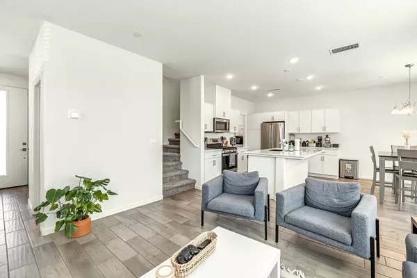 2047 N Ralph LN, Clovis, CA 93619