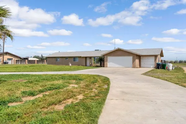 94 N Locan AVE, Fresno, CA 93737