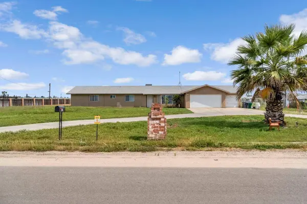 94 N Locan AVE, Fresno, CA 93737