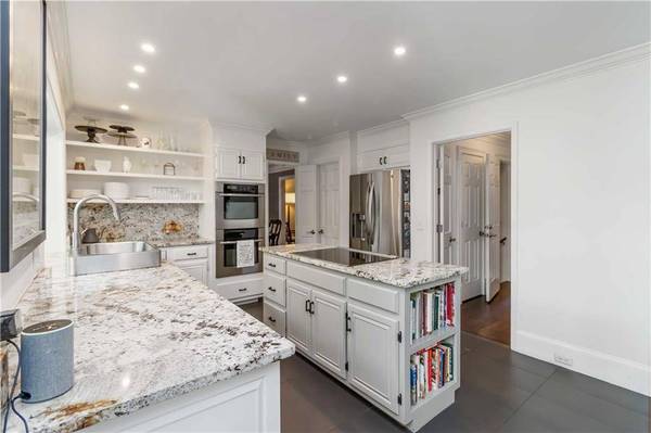 8665 Lake Glen CT, Johns Creek, GA 30022