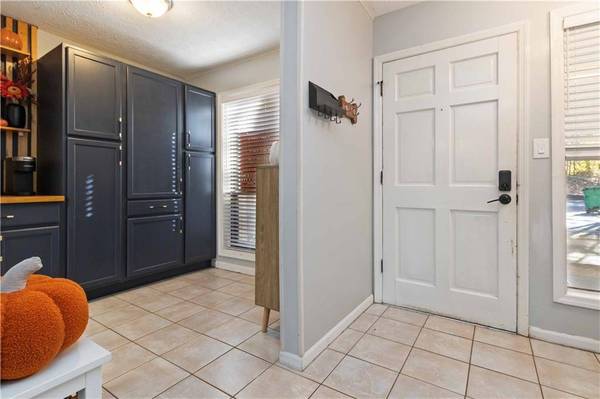 4846 Twin Lakes TRL, Dunwoody, GA 30360