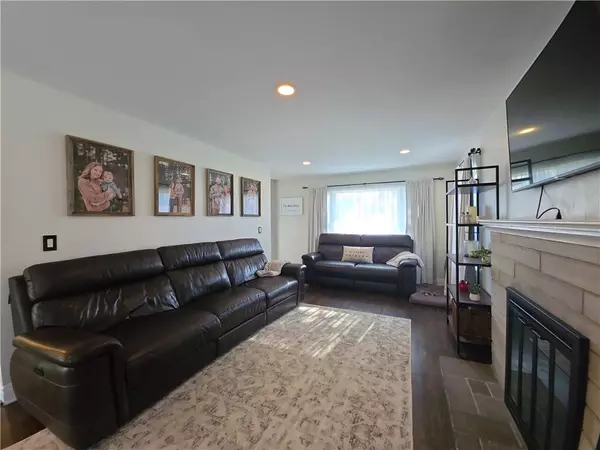 81 E Greenridge DR, Elmira, NY 14905