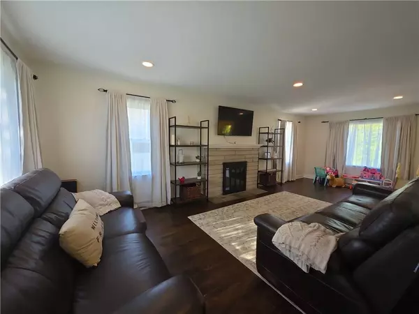 81 E Greenridge DR, Elmira, NY 14905