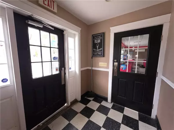 220 Roe AVE, Elmira, NY 14901