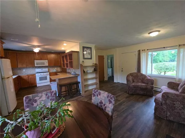 5 Suburban DR, Elmira, NY 14903