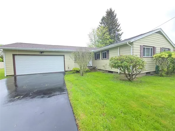 5 Suburban DR, Elmira, NY 14903