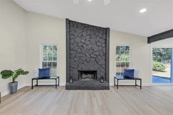 6255 MOZART DR, Riverdale, GA 30296