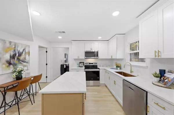 1601 CREEK XING SE, Conyers, GA 30094