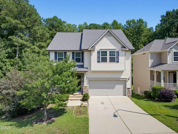 210 Davelyn CT