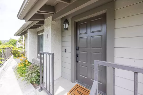 1 Moon Dust #28, Irvine, CA 92603