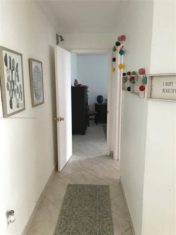 1075 93rd St #404, Bay Harbor Islands, FL 33154