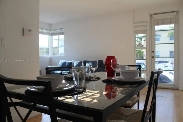 300 74th St #10, Miami Beach, FL 33141