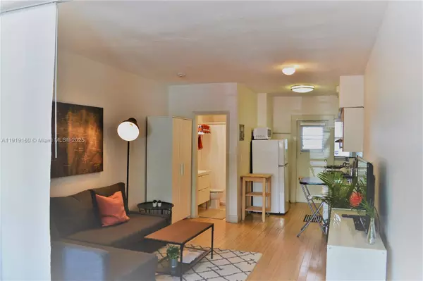 300 74th St #5, Miami Beach, FL 33141