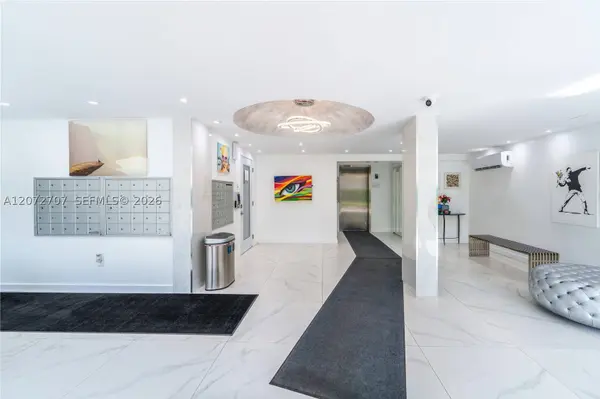 720 Collins Ave #502