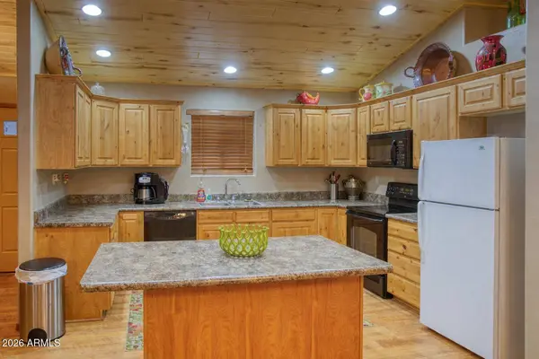 2929 PINE RIM Road, Overgaard, AZ 85933