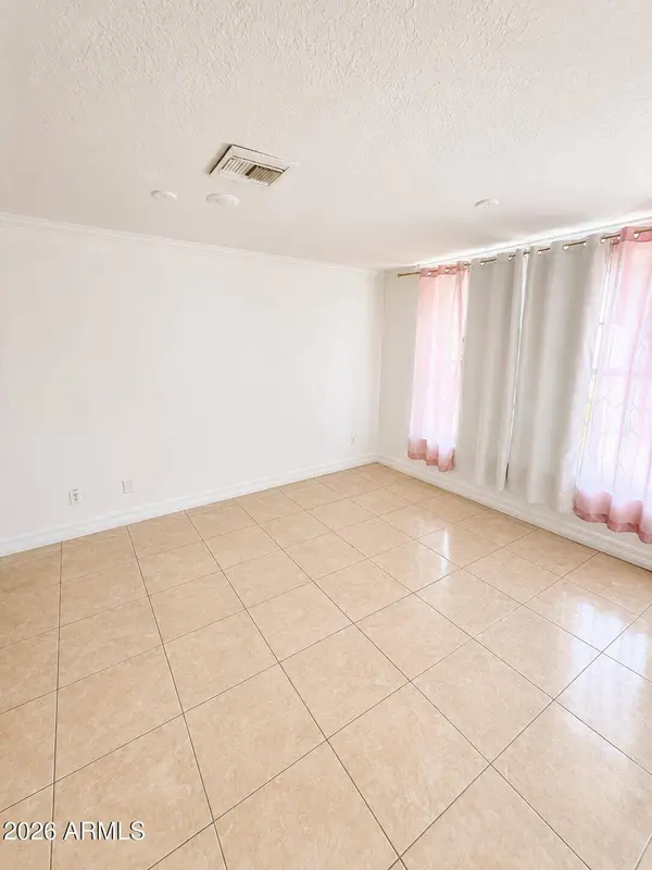 5540 W GLENDALE Avenue #5, Glendale, AZ 85301