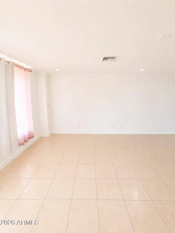 5540 W GLENDALE Avenue #5, Glendale, AZ 85301