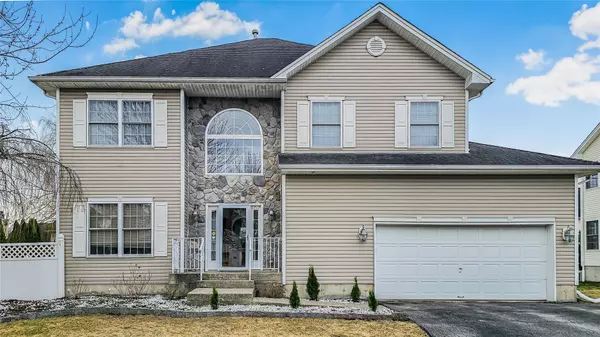 2717 Colonial DR, New Windsor, NY 12553