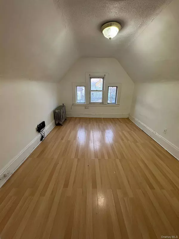 10220 Remington ST, Jamaica, NY 11435