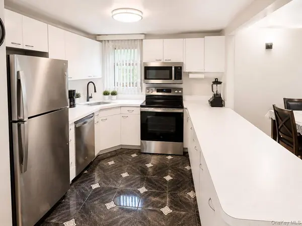 1376 Midland AVE #605, Bronxville, NY 10708