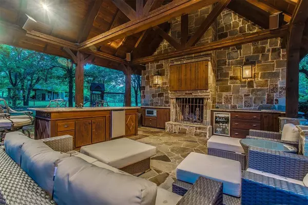 8900 Baltusrol Drive, Flower Mound, TX 75022