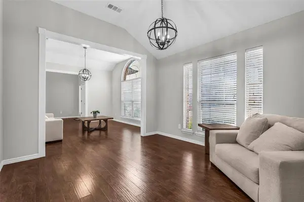 308 Glen Ridge Drive, Murphy, TX 75094