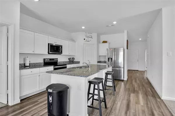 12 Glen Crossings Road, Edgecliff Village, TX 76134