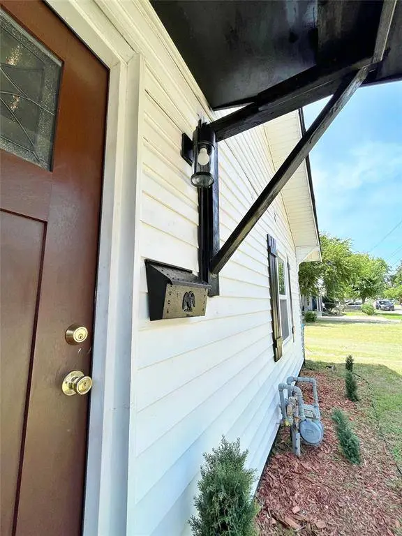 601 Blevins Street, Fort Worth, TX 76111