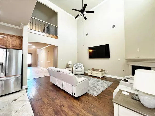 2204 Bent Creek Court, Mansfield, TX 76063