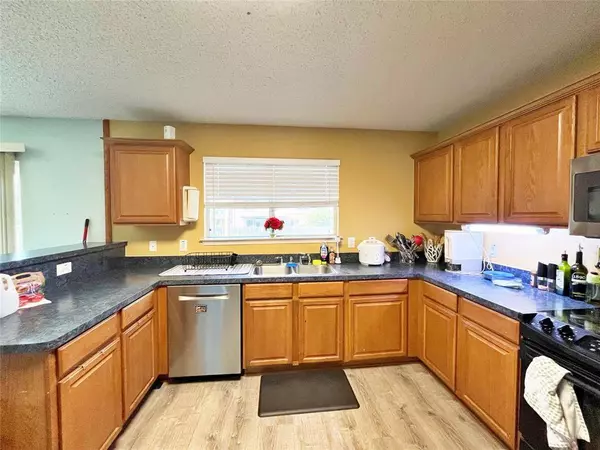 924 Rock Dove Circle, Saginaw, TX 76131