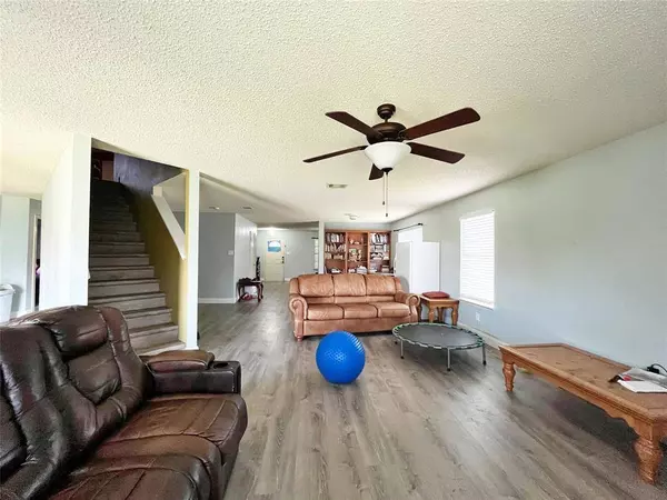 924 Rock Dove Circle, Saginaw, TX 76131