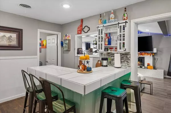 4929 Ira Street, Haltom City, TX 76117