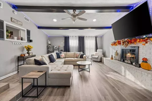 4929 Ira Street, Haltom City, TX 76117