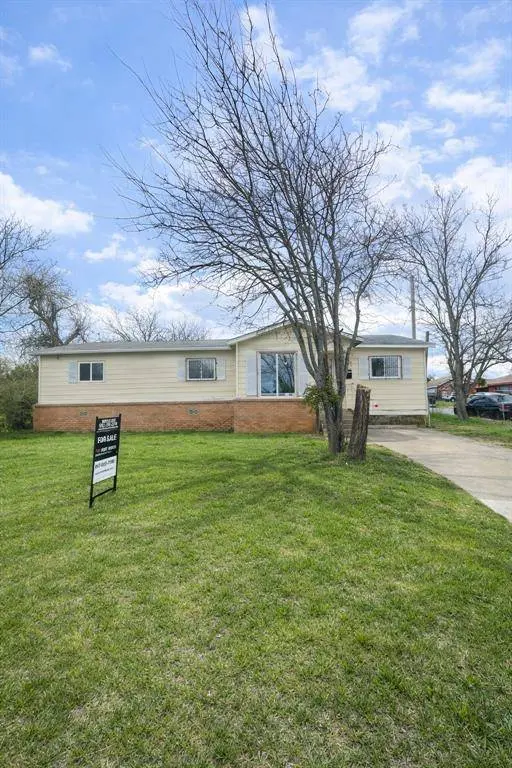 1413 Lindsey Street, Fort Worth, TX 76105