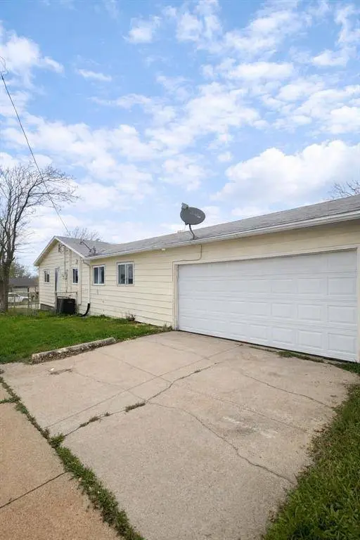 1413 Lindsey Street, Fort Worth, TX 76105